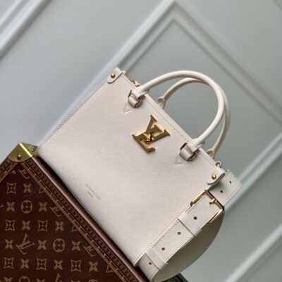 Louis Vuitton Lock & Go -24.5 x 19.0 x 10.5 CM