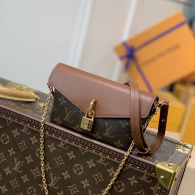 Louis Vuitton Padlock on Strap-19x11×3CM